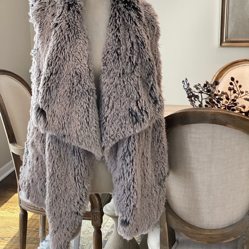 NWT Jolt amazing fur vest